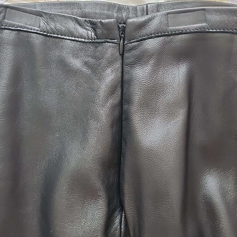 B&J Genuine Leather Black Skirt Etched Detail Size 10 - Picture 7 of 9